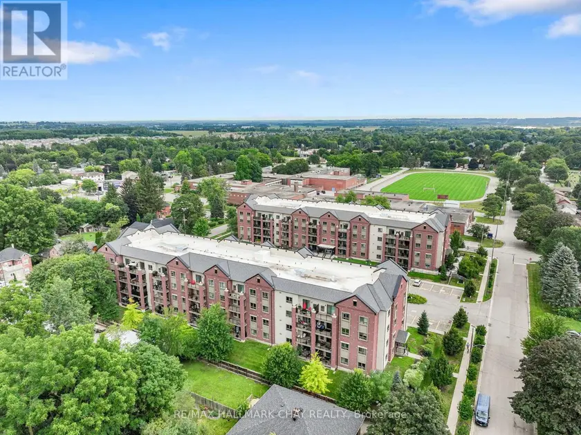 Apartment at 404 - 157 WELLINGTON STREET E, New Tecumseth