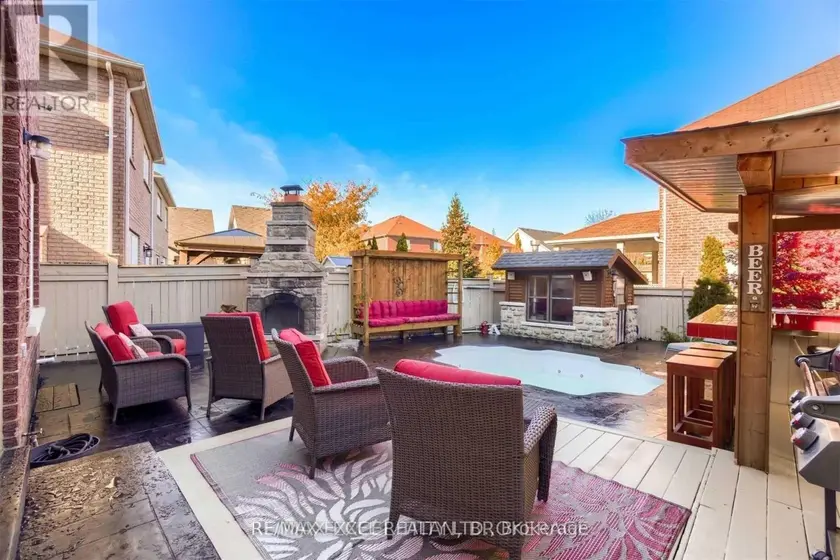 Detached at 10 PONDMEDE CRESCENT, Whitchurch-Stouffville