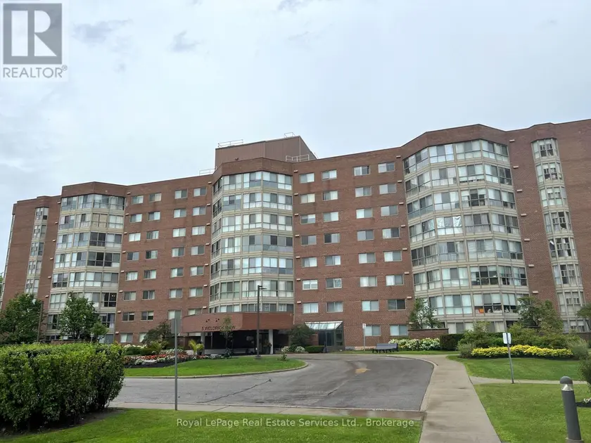 Apartment at 611 - 5 WELDRICK ROAD W, Richmond Hill