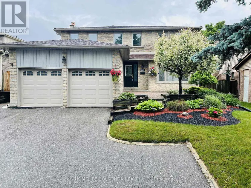 Detached at UPPER LEVEL - 909 FERNDALE CRESCENT, Newmarket