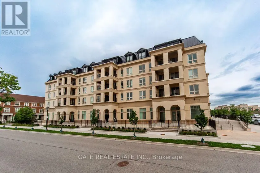 Apartment at PH3 - 101 CATHEDRAL HIGH STREET, Markham