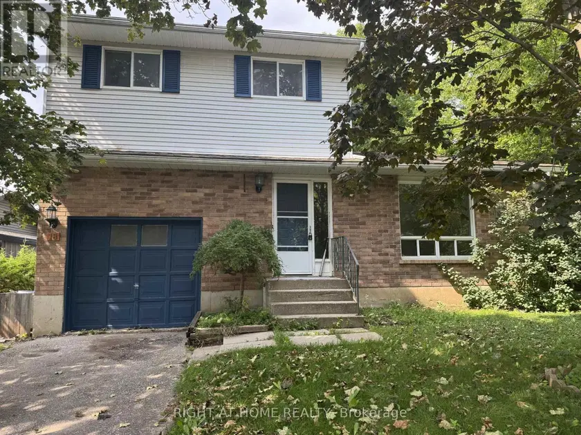 Detached at 18 ANNAMARIA DRIVE, Georgina