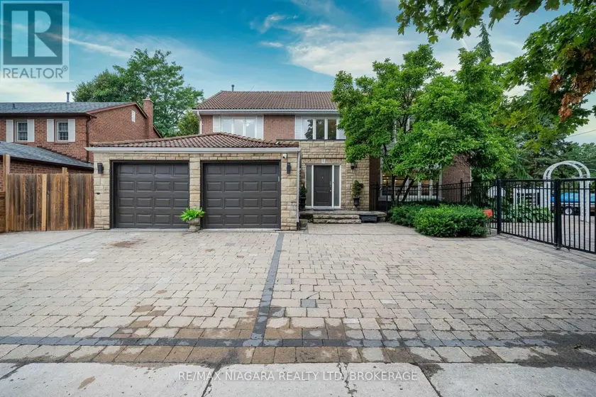 Detached at 2 AITKEN CIRCLE, Markham