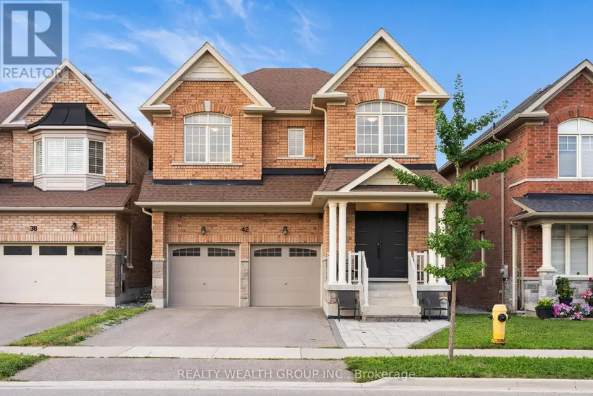 Detached at 42 MONDIAL CRESCENT, East Gwillimbury