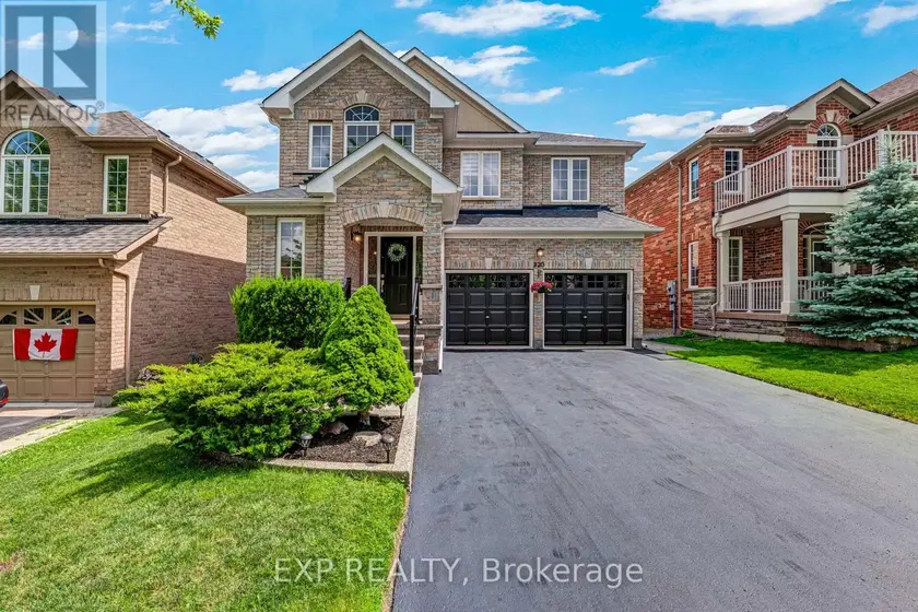 Detached at 320 DOWSON LOOP, Newmarket