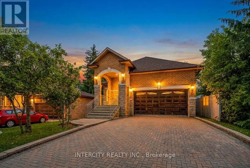 Detached at 42 OAK AVENUE, Richmond Hill
