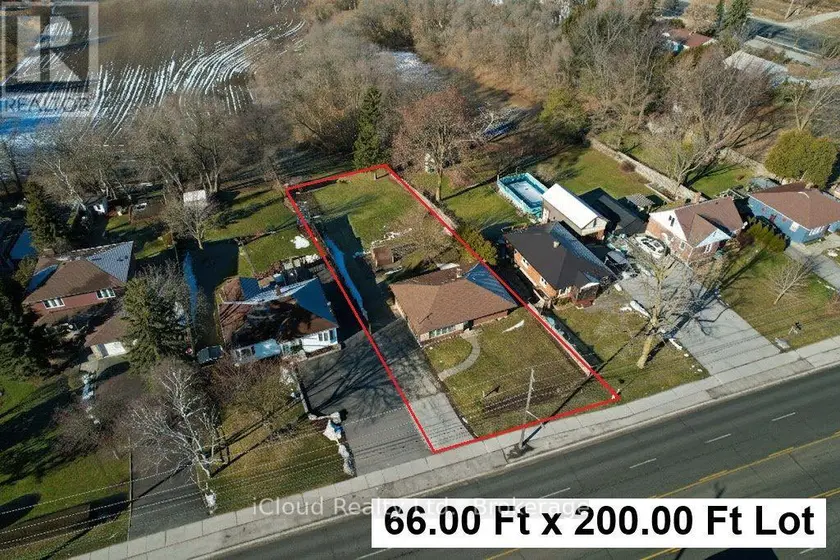Detached at 18200 LESLIE STREET, East Gwillimbury