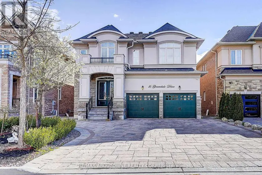 Detached at 16 GRACEDALE DRIVE, Richmond Hill