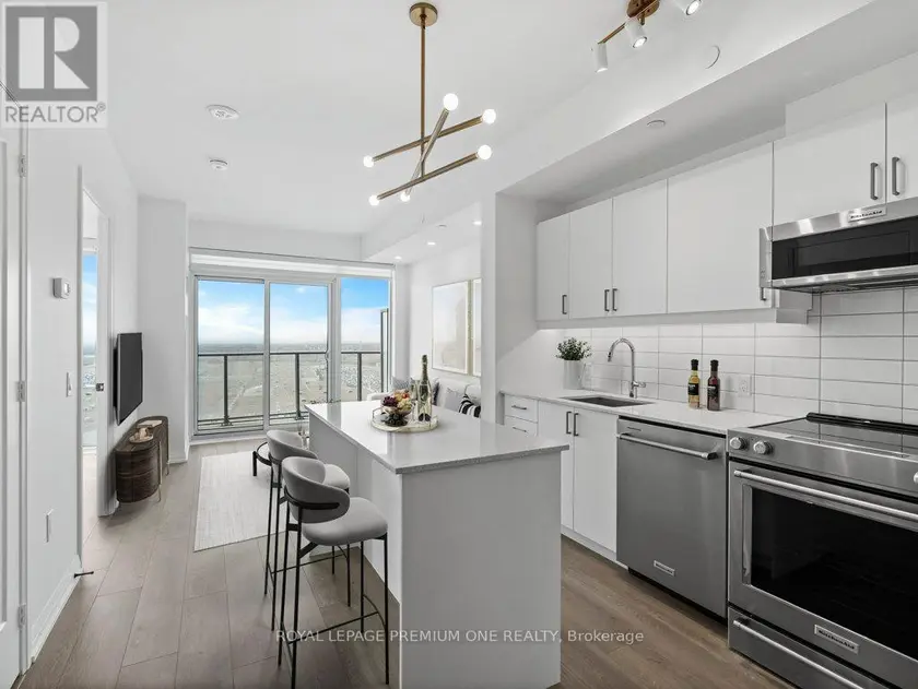 Apartment at 1520 - 9000 JANE STREET, Vaughan