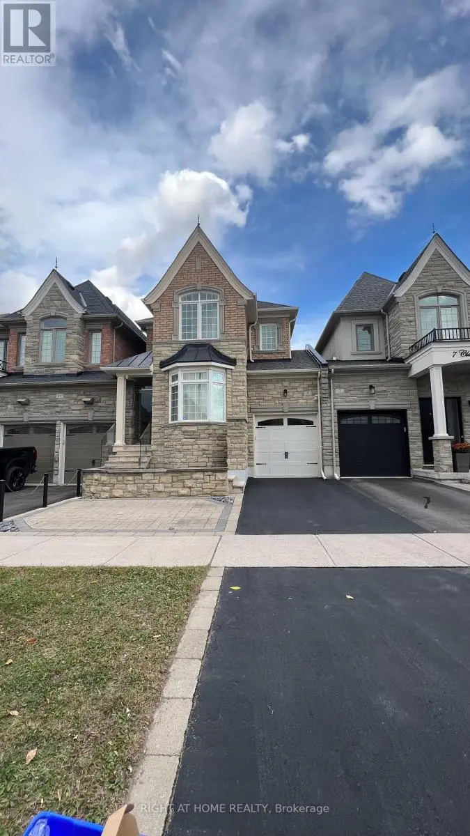 Townhouse at 9 CLAUDVIEW STREET, King