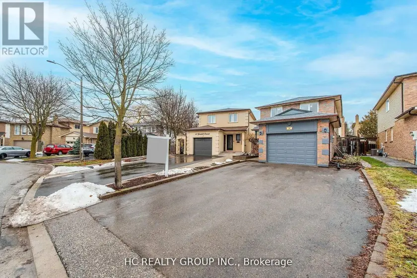 Detached at 42 GREENBELT CRESCENT, Richmond Hill