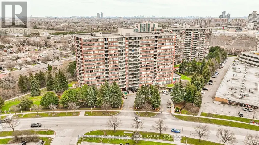 Apartment at 209 - 33 WELDRICK ROAD E, Richmond Hill