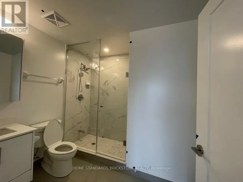 Apartment at 105 Oneida Cres, Richmond Hill