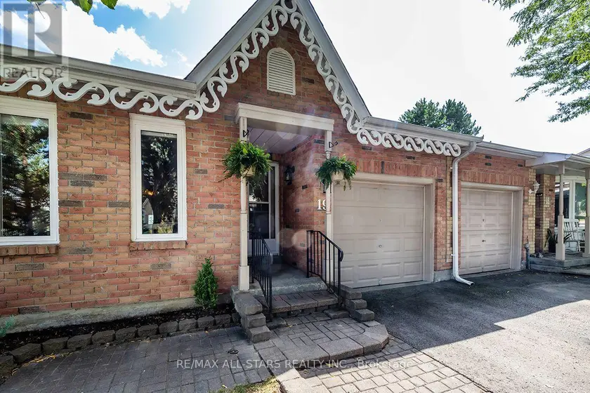 Townhouse at 19 - 19 ADAMS COURT, Uxbridge