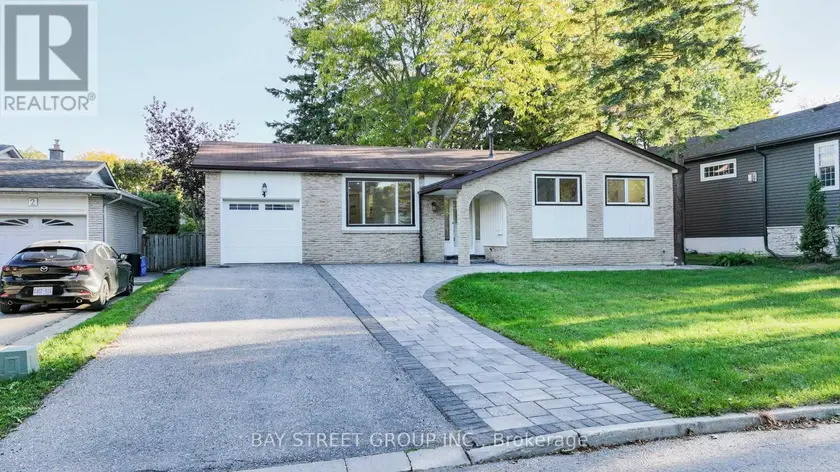 Detached at 4 SIR BRANDILES PLACE, Markham