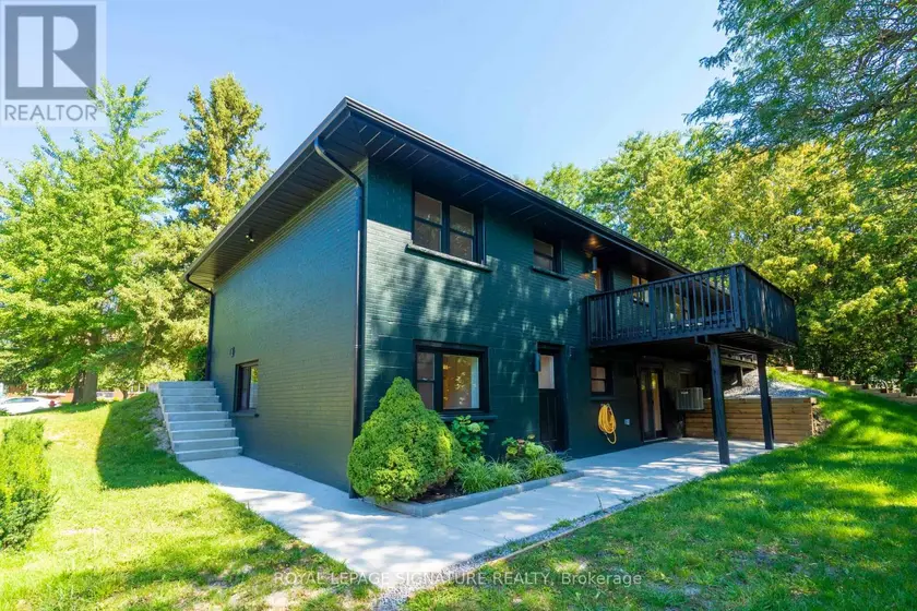 Detached at 2 - 986 SRIGLEY STREET, Newmarket