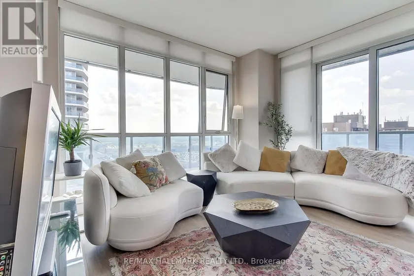 Apartment at 910 - 9471 YONGE STREET, Richmond Hill