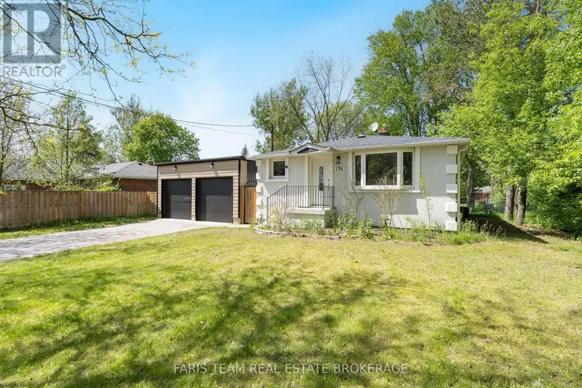Detached at 136 ORIOLE DRIVE, East Gwillimbury