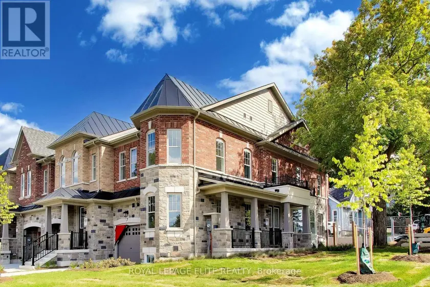 Townhouse at 7 DENNISON STREET S, King