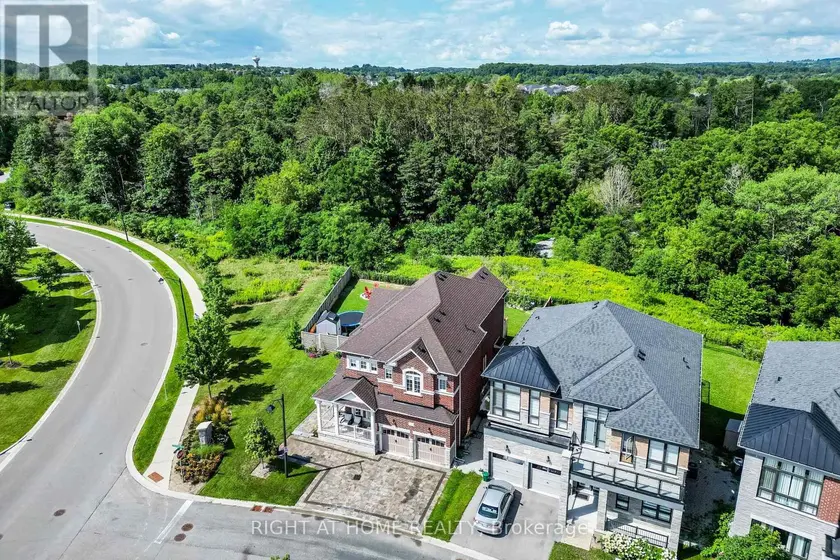 Detached at 2 COTTONWOOD HOLLOW COURT, Aurora