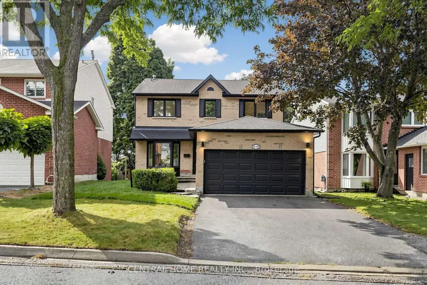 Detached at 15 CLOSS SQUARE, Aurora