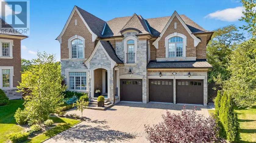 Detached at 10 ANNSLEYWOOD COURT, Vaughan