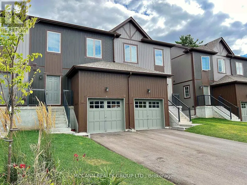 Townhouse at 4 - 110 GREW BOULEVARD, Georgina