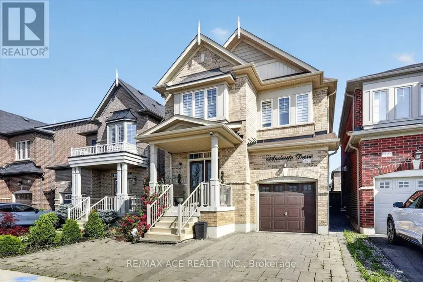 Detached at 10 ANDREETA DRIVE, Vaughan