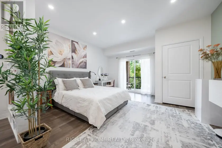 Apartment at 304 - 157 WELLINGTON STREET E, New Tecumseth