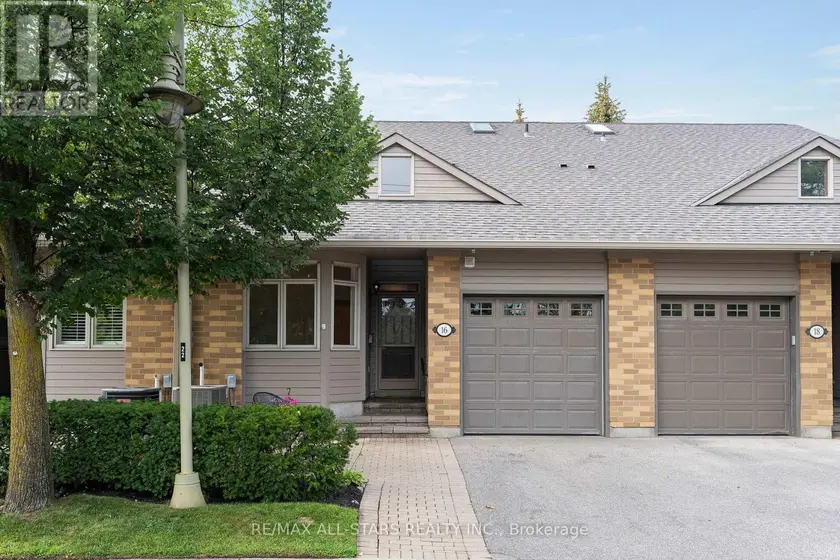 Townhouse at 16 KINGFISHER COVE WAY, Markham