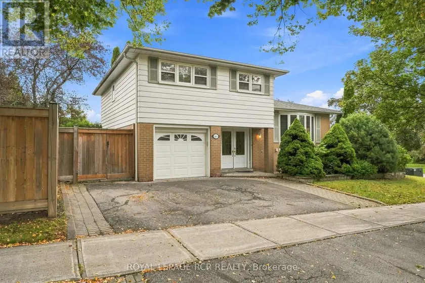 Detached at 101 HILL DRIVE, Aurora