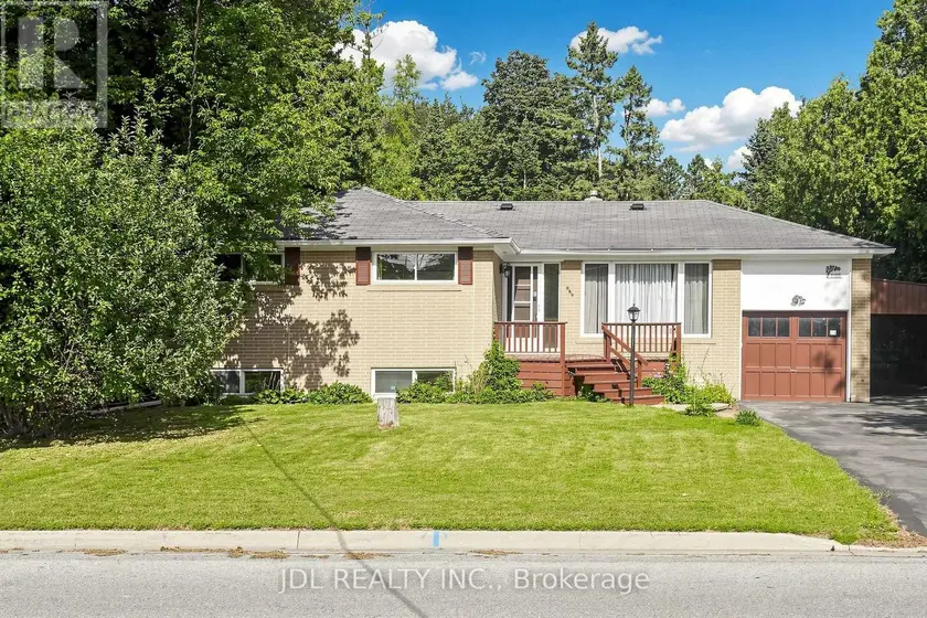 Detached at 105 PARK AVENUE, Newmarket