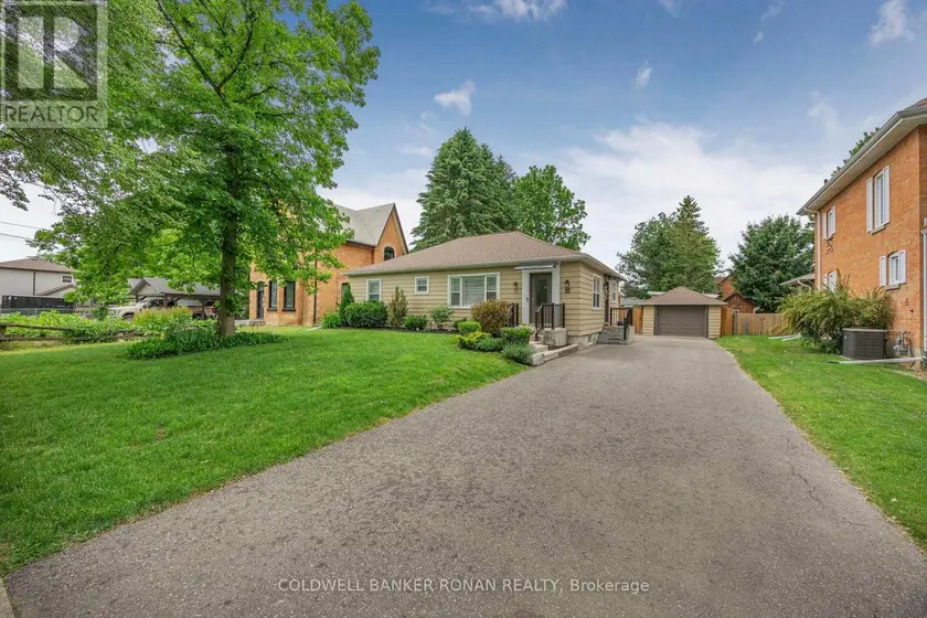 Detached at 22 NELSON STREET, New Tecumseth