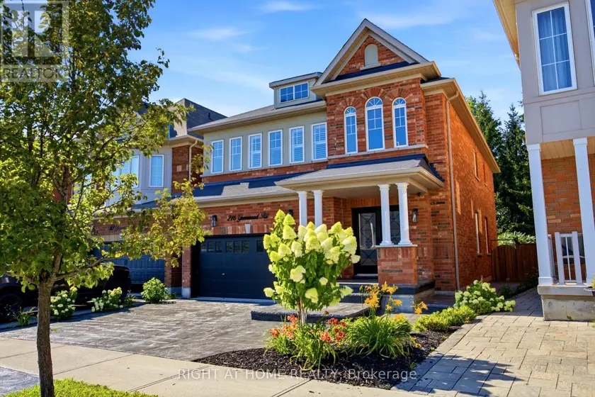 Detached at 216 GREENWOOD ROAD, Whitchurch-Stouffville