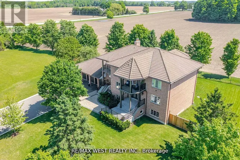Detached at 7 STEWART CRESCENT, Essa