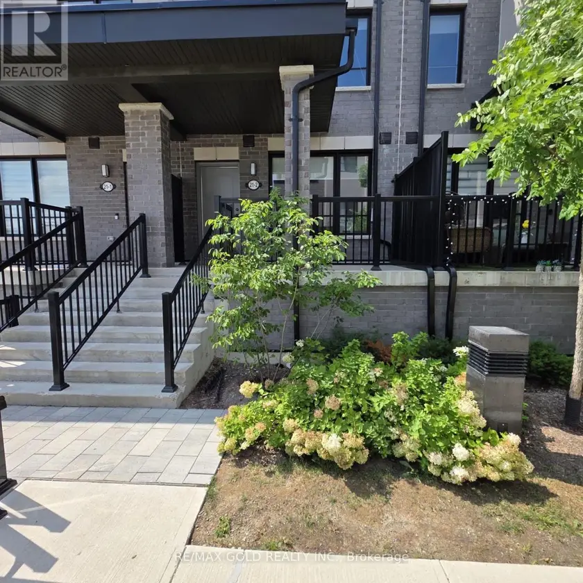 Townhouse at 2 - 21 BAYNES WAY, Bradford West Gwillimbury