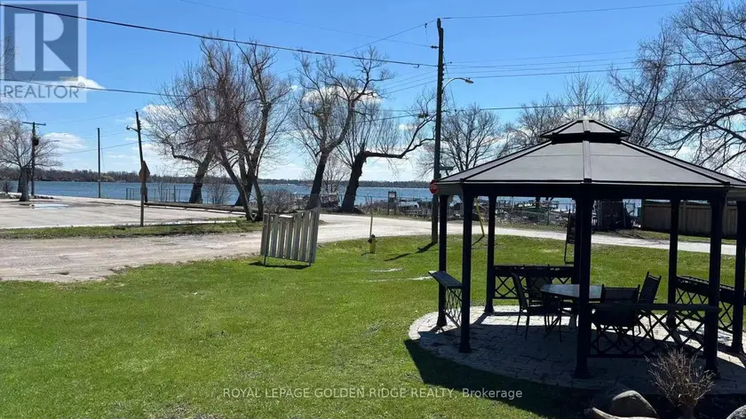 Detached at 19 LAKE DRIVE N, Georgina