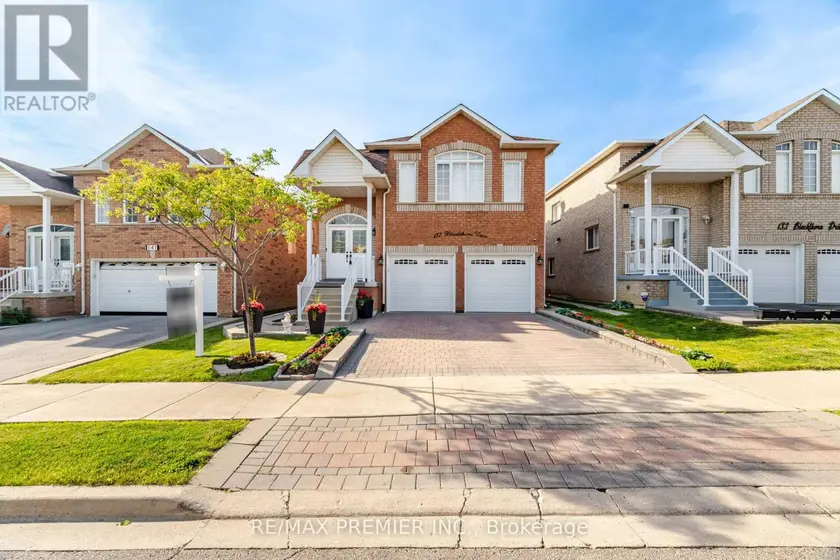 Detached at 137 BLACKTHORN DRIVE, Vaughan