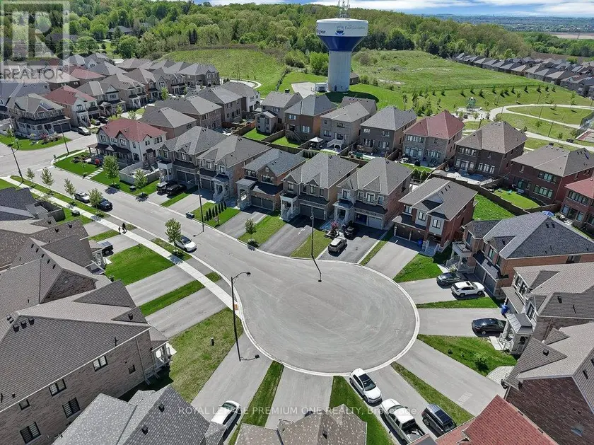 Detached at 6 BYBLOS COURT, East Gwillimbury