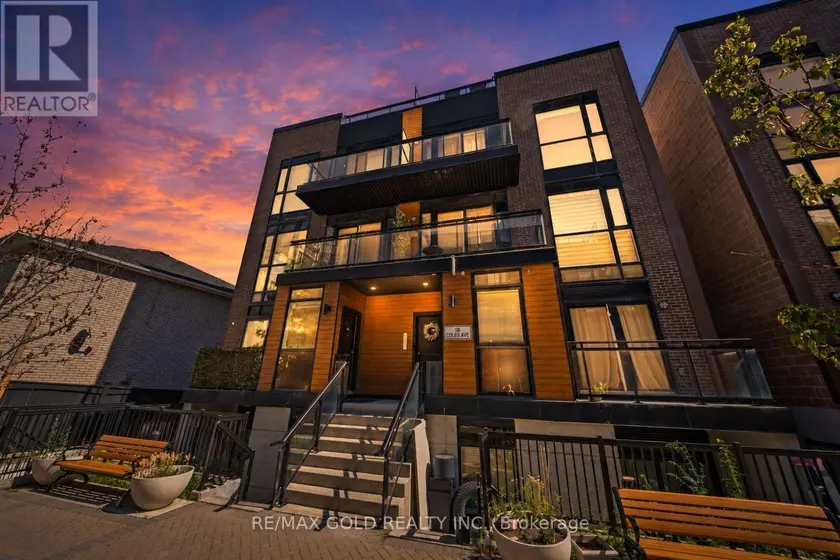 Townhouse at 602 - 18 COLES AVENUE, Vaughan