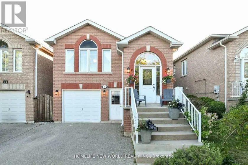 Detached at 32 SMITH STREET, Bradford West Gwillimbury