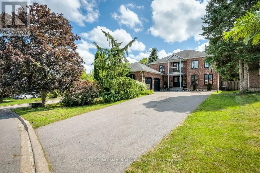 Detached at 365 KENNEDY STREET W, Aurora