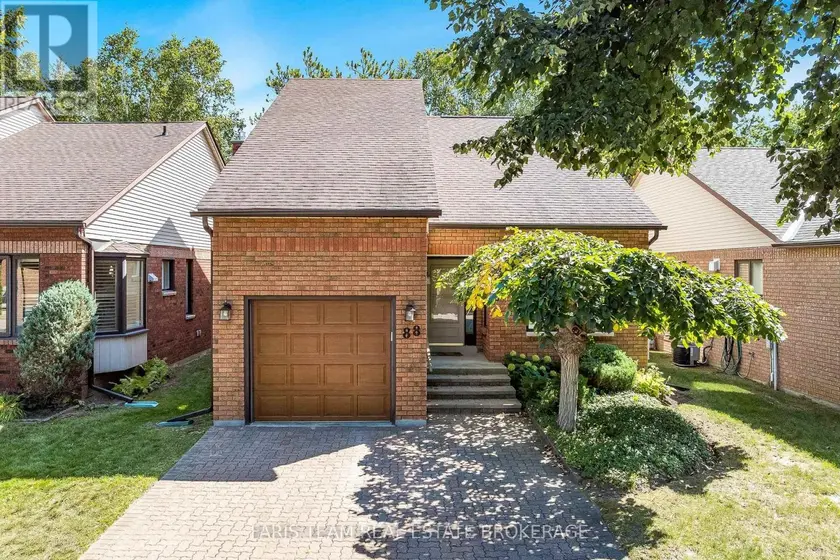 Detached at 88 GREEN BRIAR ROAD, New Tecumseth