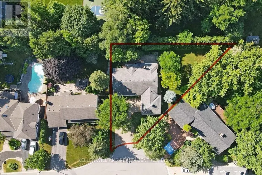 Detached at 27 HAWTHORNE LANE, Aurora