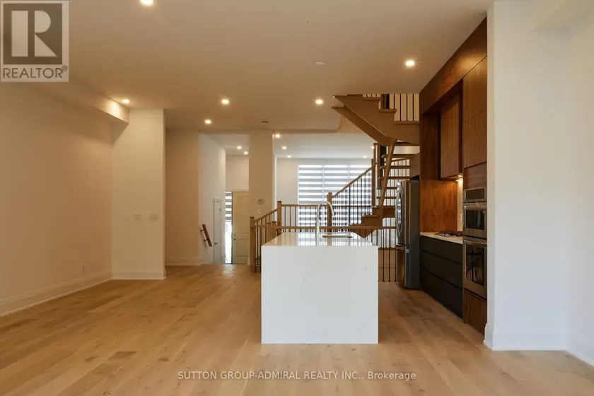 Semi-Detached/Link at 18 DIREZZE COURT, Richmond Hill
