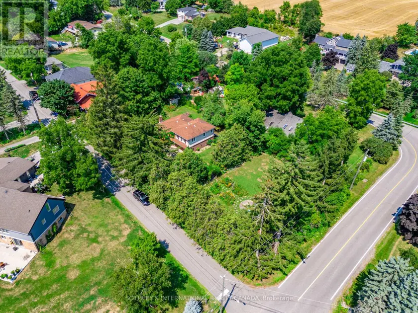 Detached at 80 CENTRE STREET, King