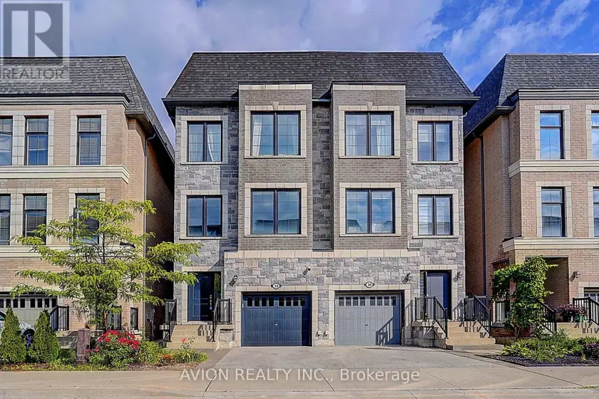 Semi-Detached/Link at 32 MCGURRAN LANE, Richmond Hill