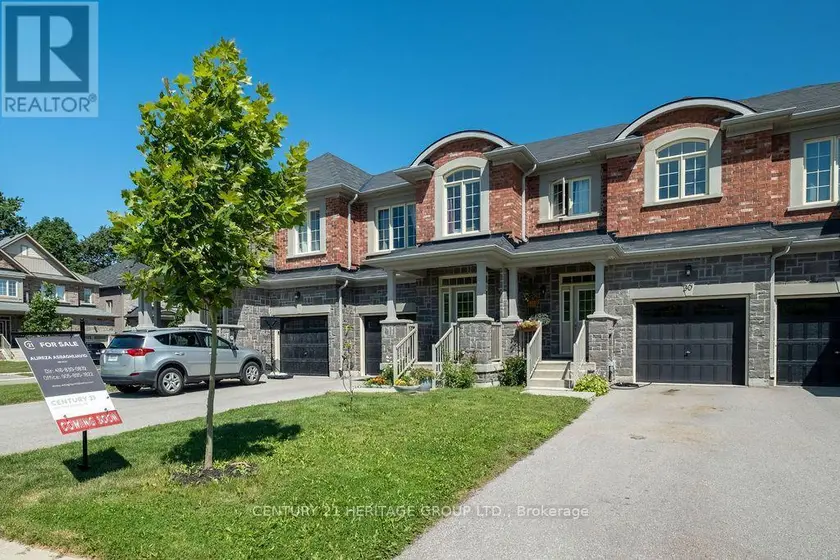 Townhouse at 28 CUPPLES FARM LANE, East Gwillimbury