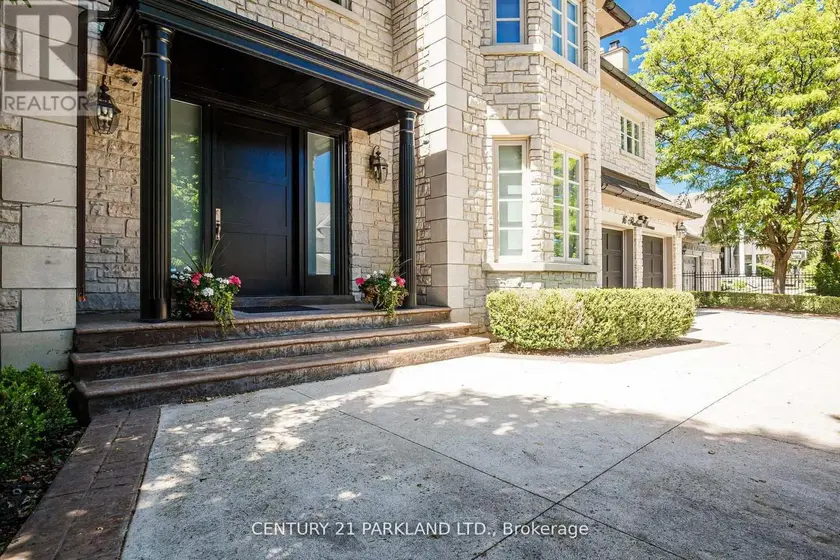 Detached at 16 FLATBUSH AVENUE, Vaughan