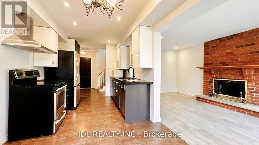 Detached at 127 HUNTINGTON PARK DRIVE, Markham